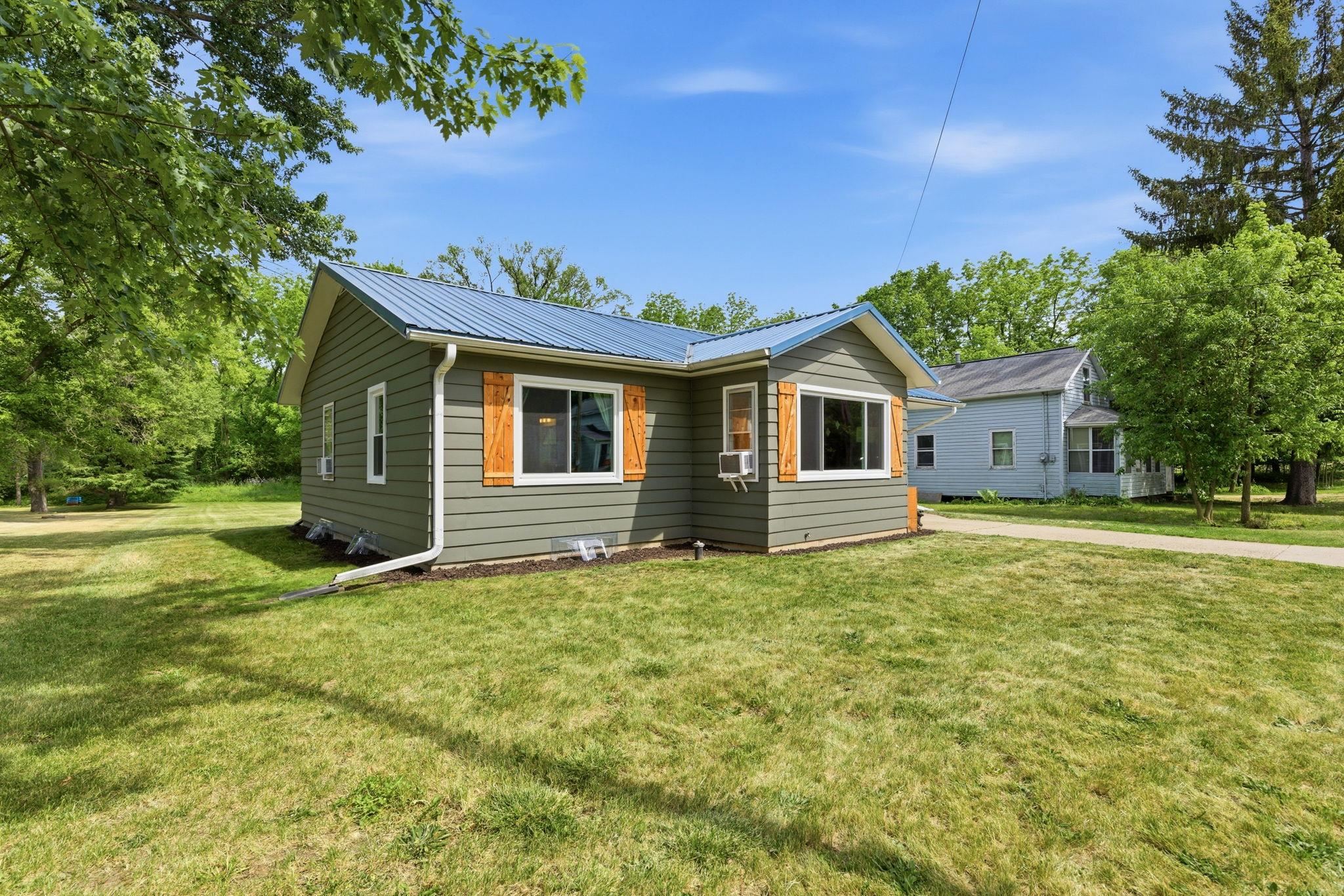 5209 South County Rd D Afton, WI 53501 - Photo 3 of 35