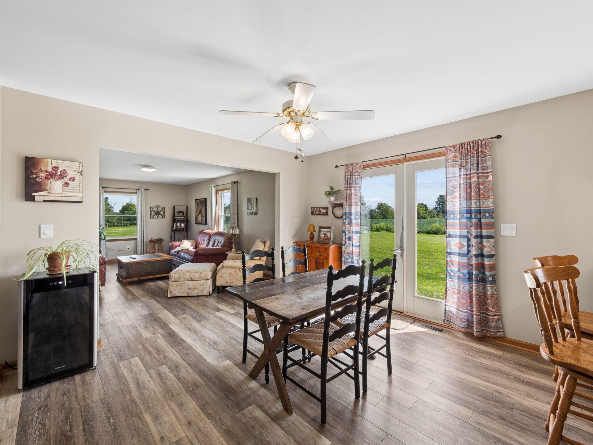 6090 Horseshoe Road Delaware, OH 43015 - Photo 22 of 41 Dining Room
