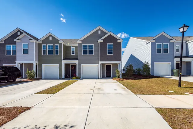 $1,895 | 251 Blue Haw Drive, Moncks Corner, SC 29461