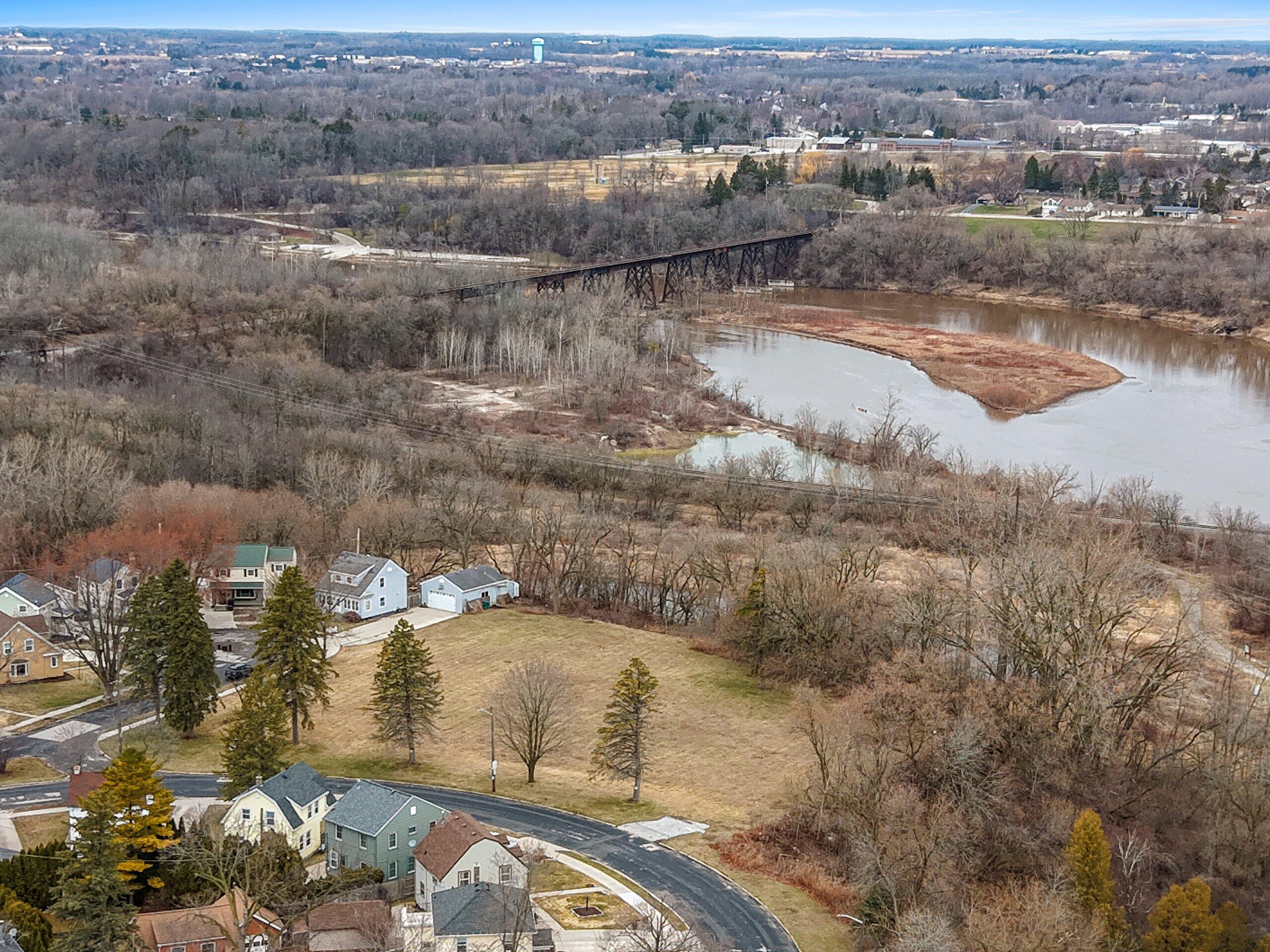Lt1 Union Place Manitowoc, WI 54220 - Photo 14 of 14 DJI_20260410234451_0074_D(1).JPG-SMALL