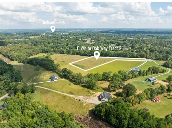 a view of a tennis court