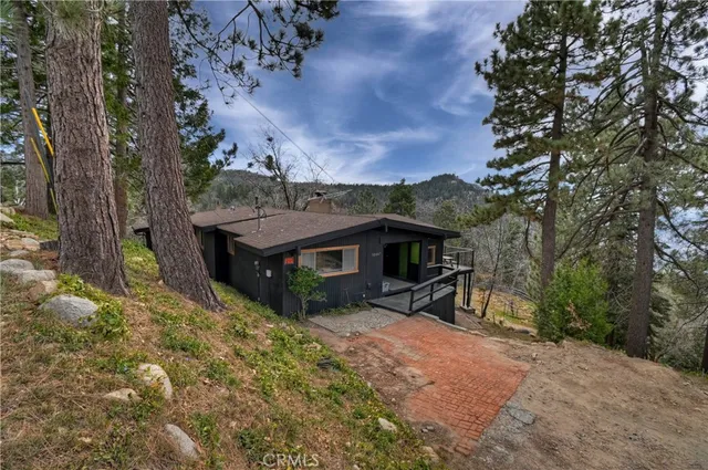 $525,000 | 32047 Pine Cone Drive, Running Springs, CA 92382