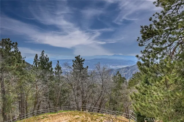 $525,000 | 32047 Pine Cone Drive, Running Springs, CA 92382