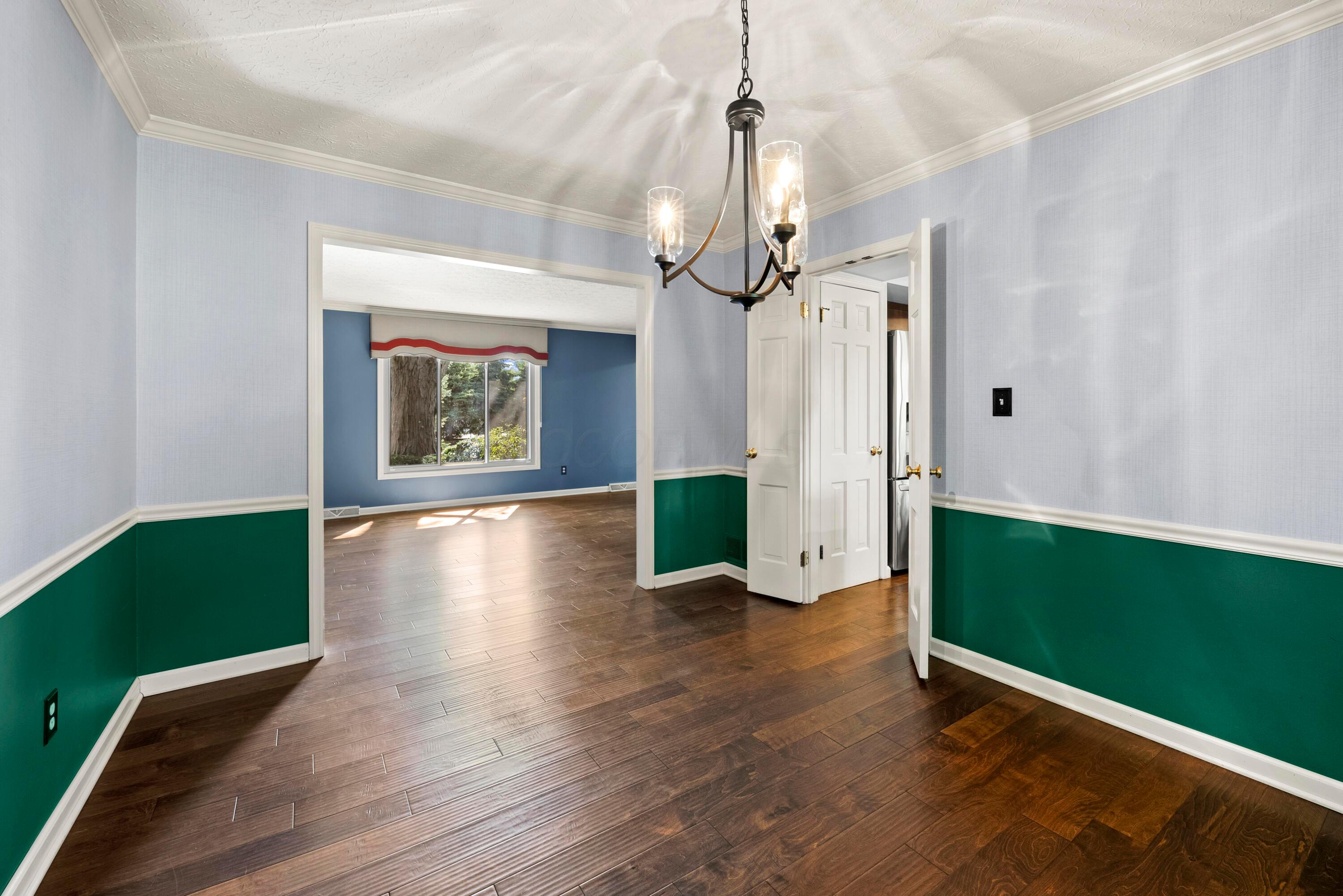 1668 McCoy Road Columbus, OH 43220 - Photo 10 of 52 Dining Room