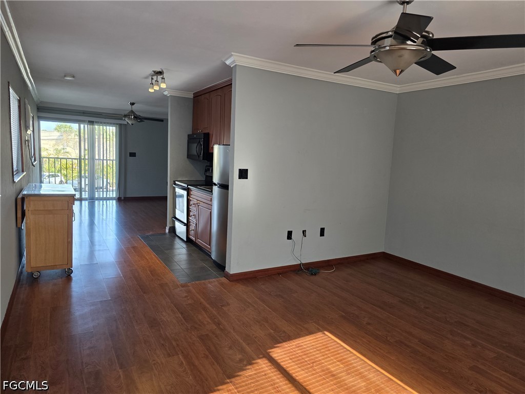 8162 Country Road, Unit 205 Fort Myers, FL 33919 - Photo 4 of 9