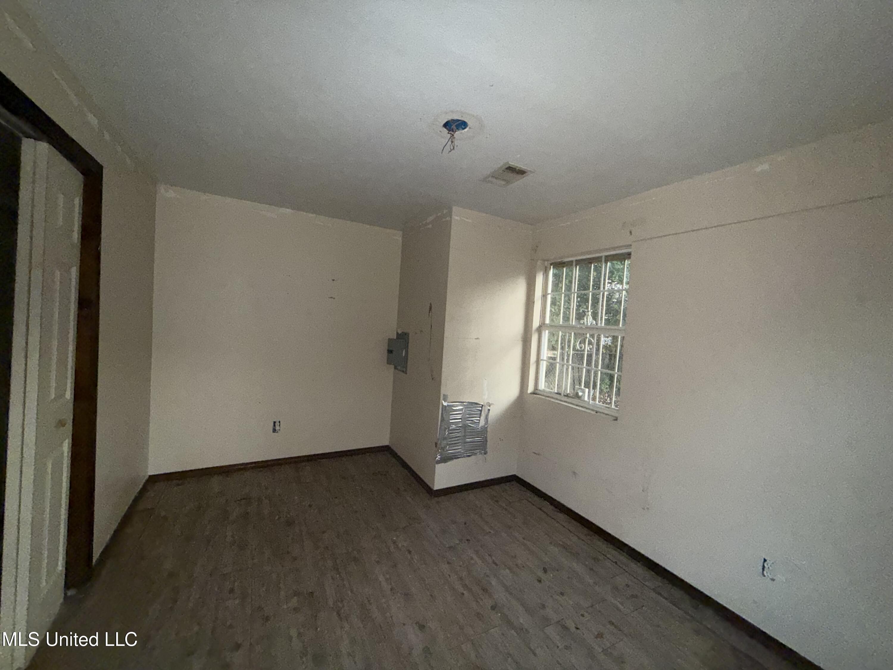 1004 Voorhees Avenue Jackson, MS 39209 - Photo 12 of 14 IMG_8623