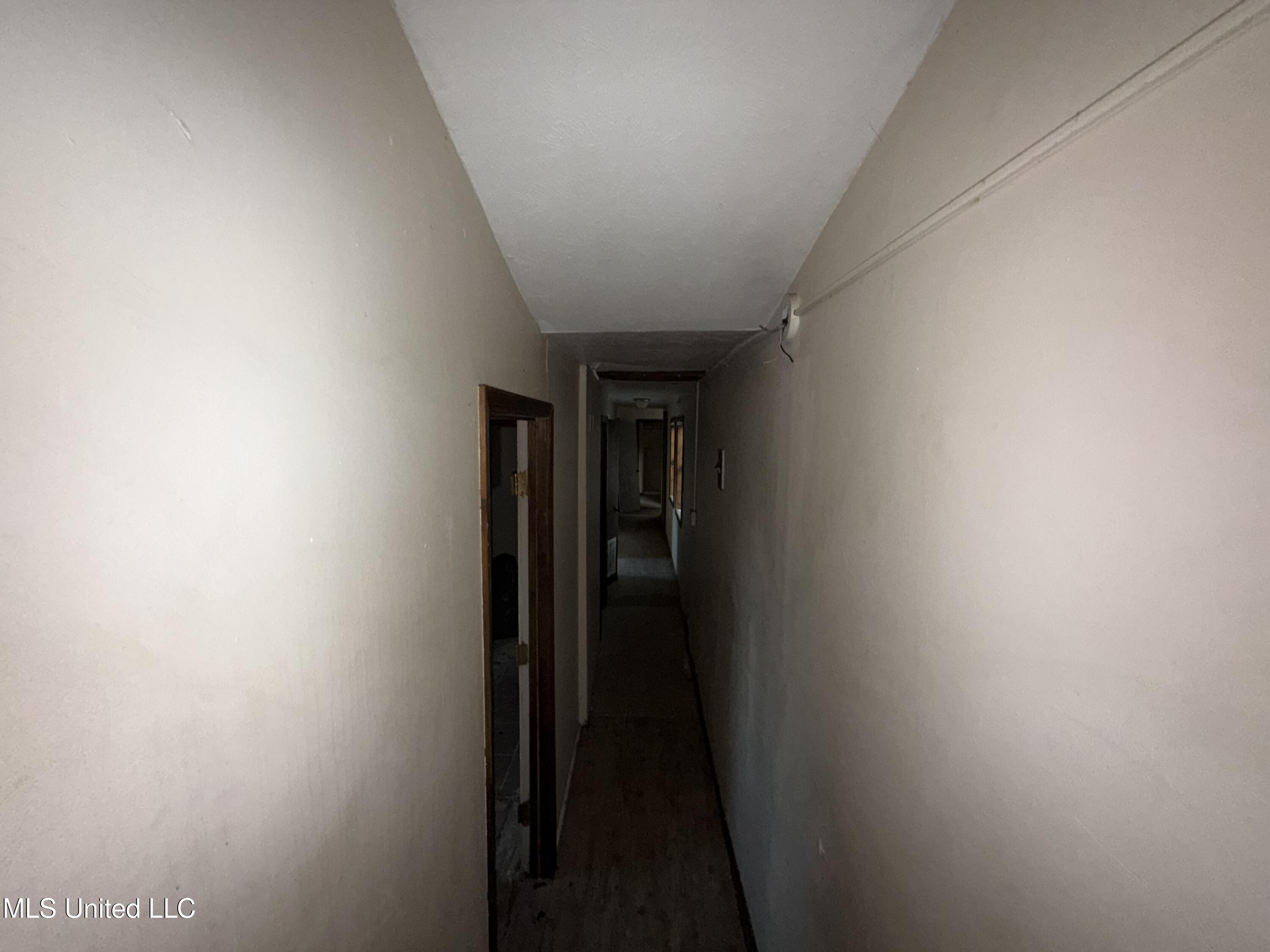 1004 Voorhees Avenue Jackson, MS 39209 - Photo 7 of 14 IMG_8612