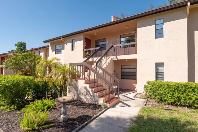 $299,000 | 9282 Vista Del Lago, Unit D, Boca Raton, FL 33428