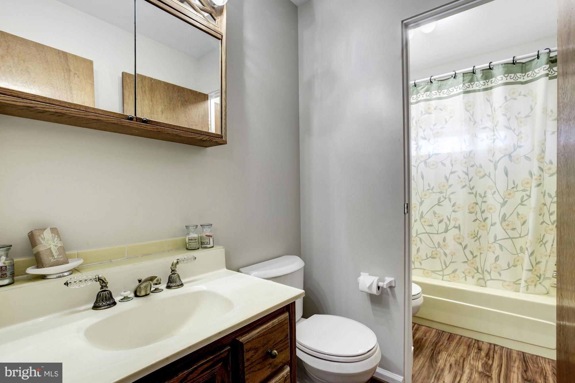 318 Williamsburg Road Sterling, VA 20164 - Photo 16 of 30 Main Bath
