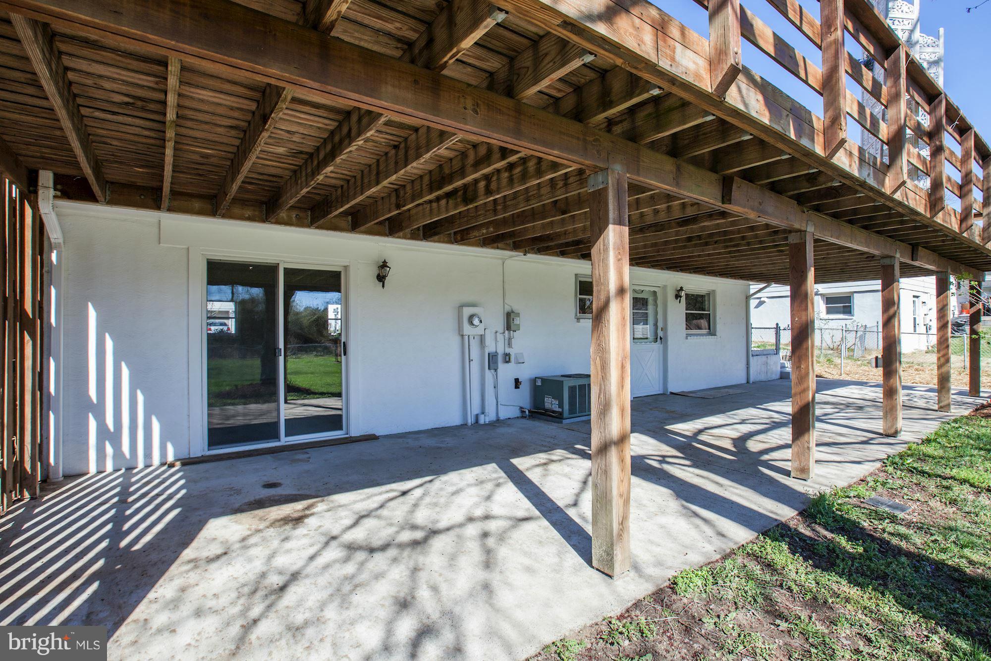 318 Williamsburg Road Sterling, VA 20164 - Photo 24 of 30 Large Patio