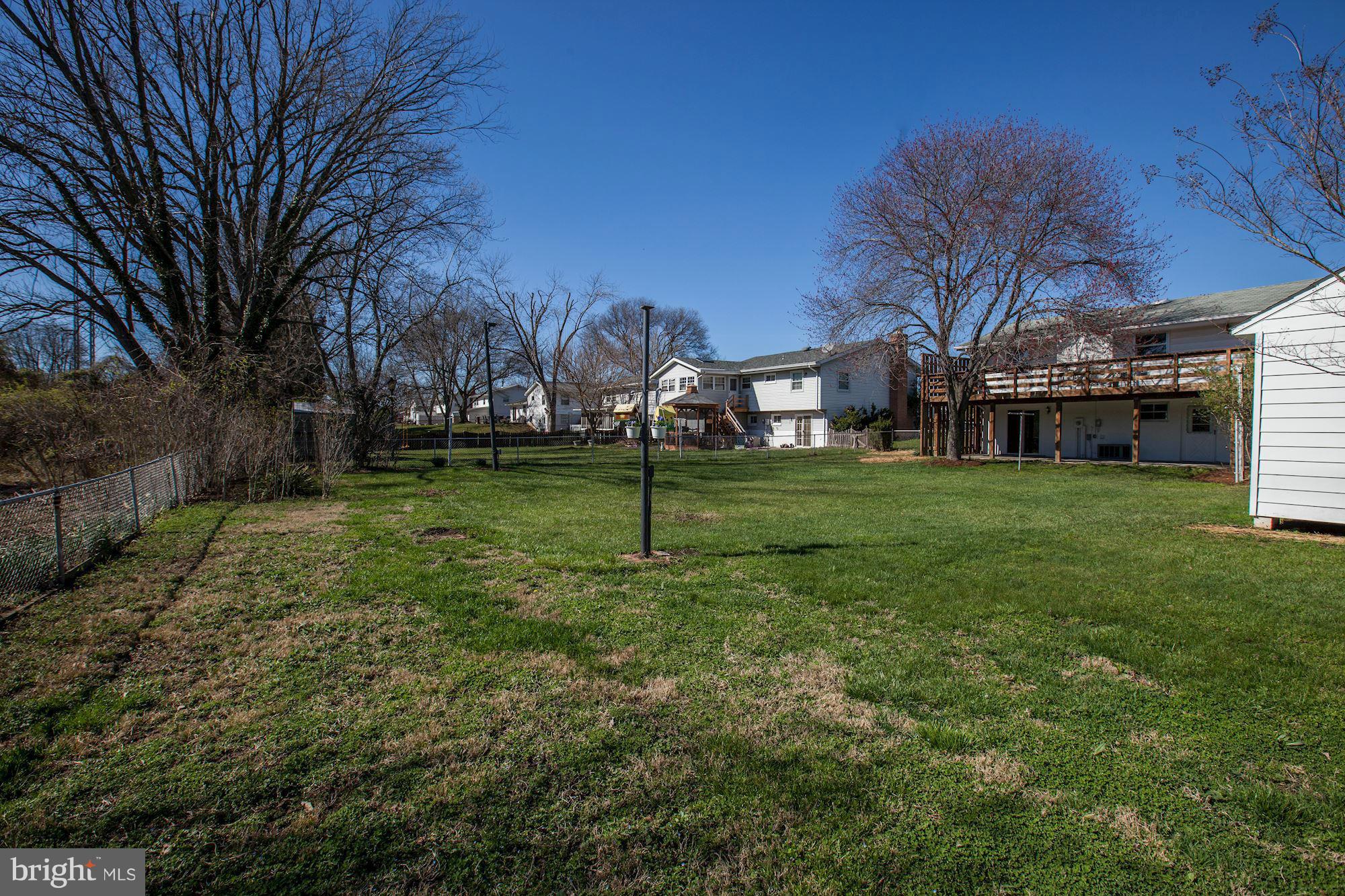 318 Williamsburg Road Sterling, VA 20164 - Photo 28 of 30 Fenced Back Yard