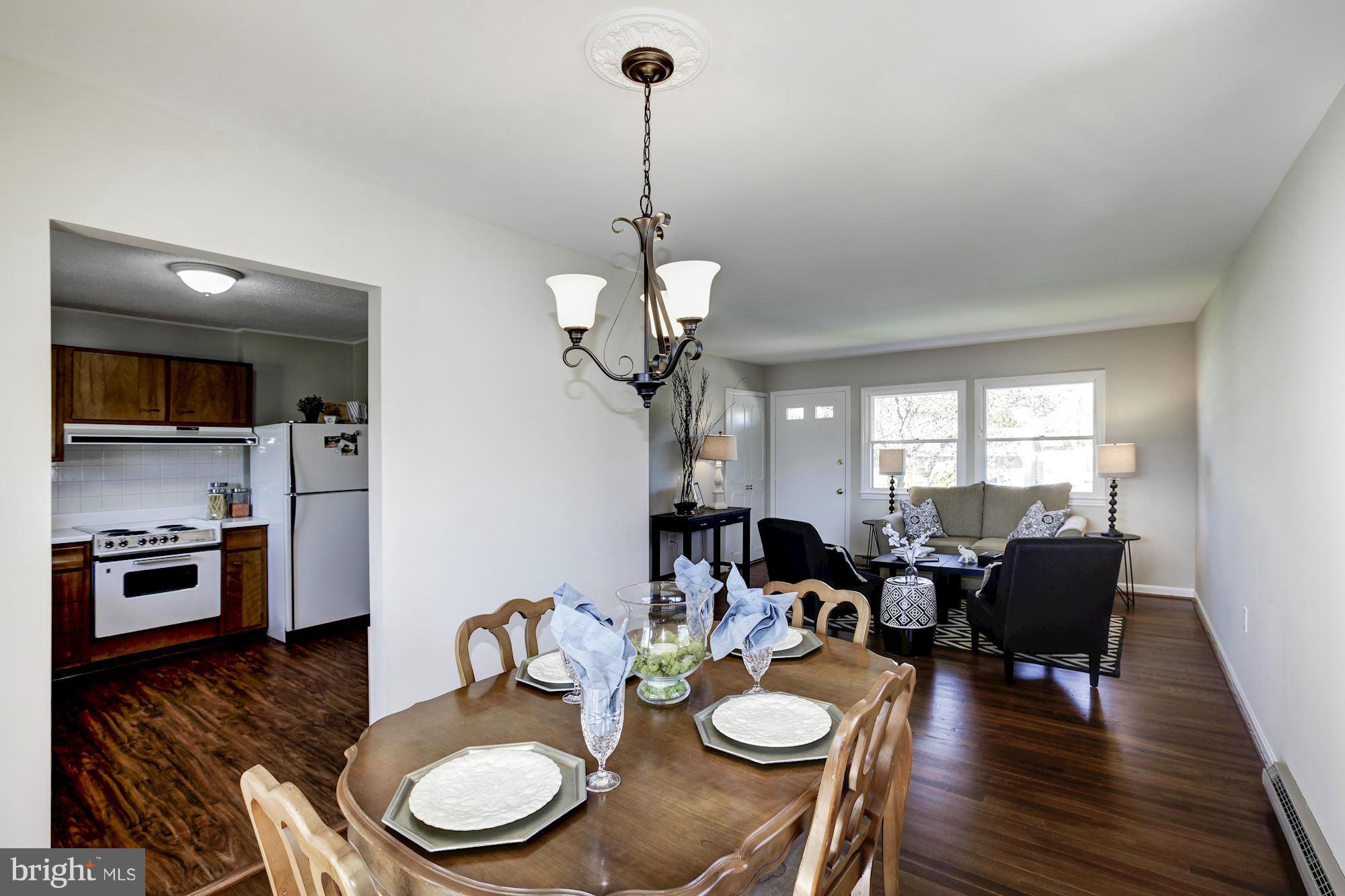 318 Williamsburg Road Sterling, VA 20164 - Photo 5 of 30 Plenty of Space to Entertain