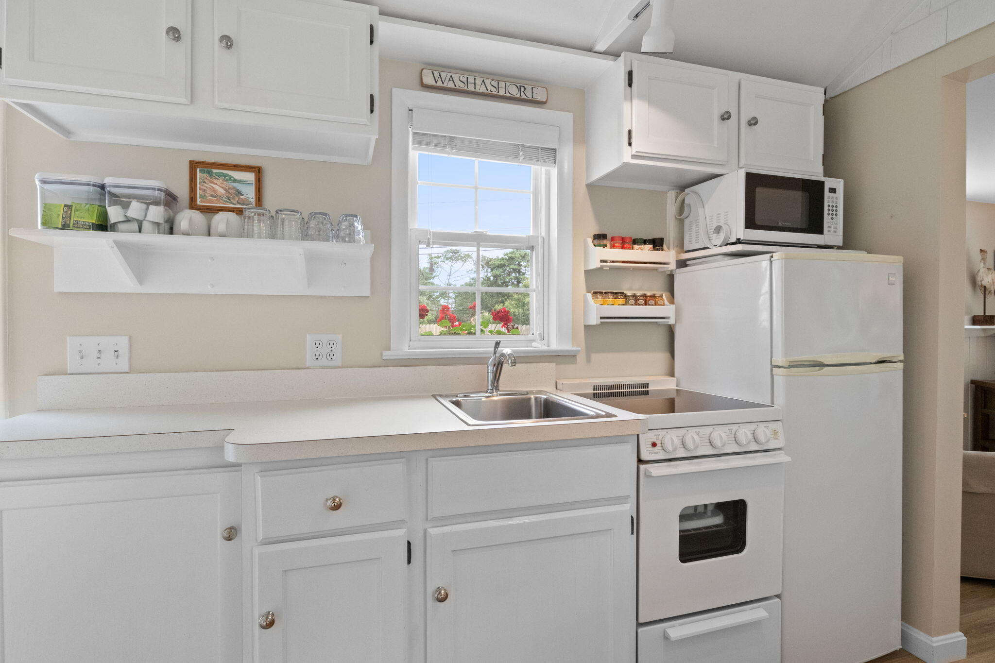 125 Shore Road, Unit 18 Truro, MA 02666 - Photo 5 of 27 6-web-or-mls-125-shore-rd-18
