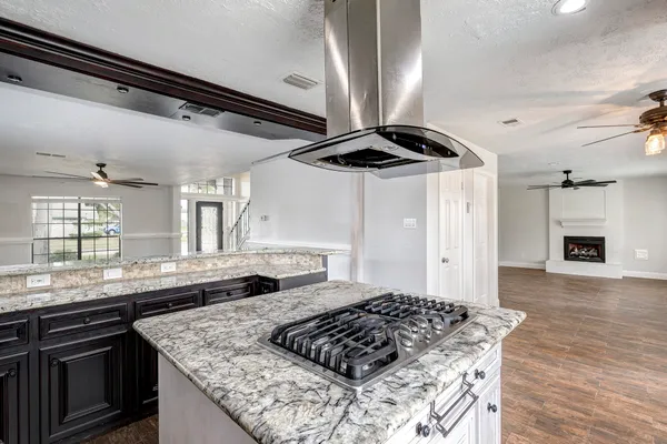 $409,900 | 1502 Wesley Lane, Deer Park, TX 77536