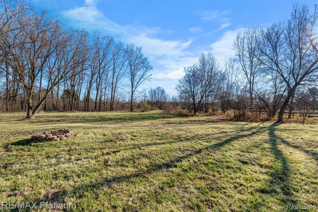 12853 Barnes Road Byron, MI 48418 - Photo 19 of 23
