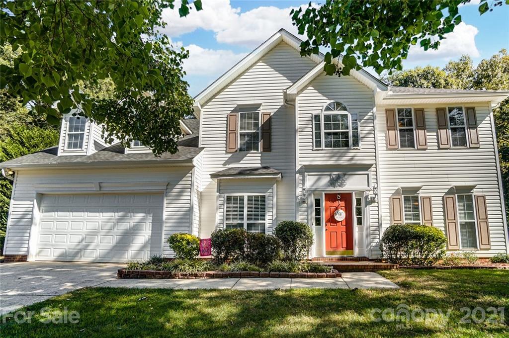 744 West Cheval Drive Fort Mill, SC 29708 - Photo 4 of 47 a front view of a house with a yard