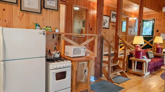 $800,000 | 8884 Raps Road, Cook, MN 55723