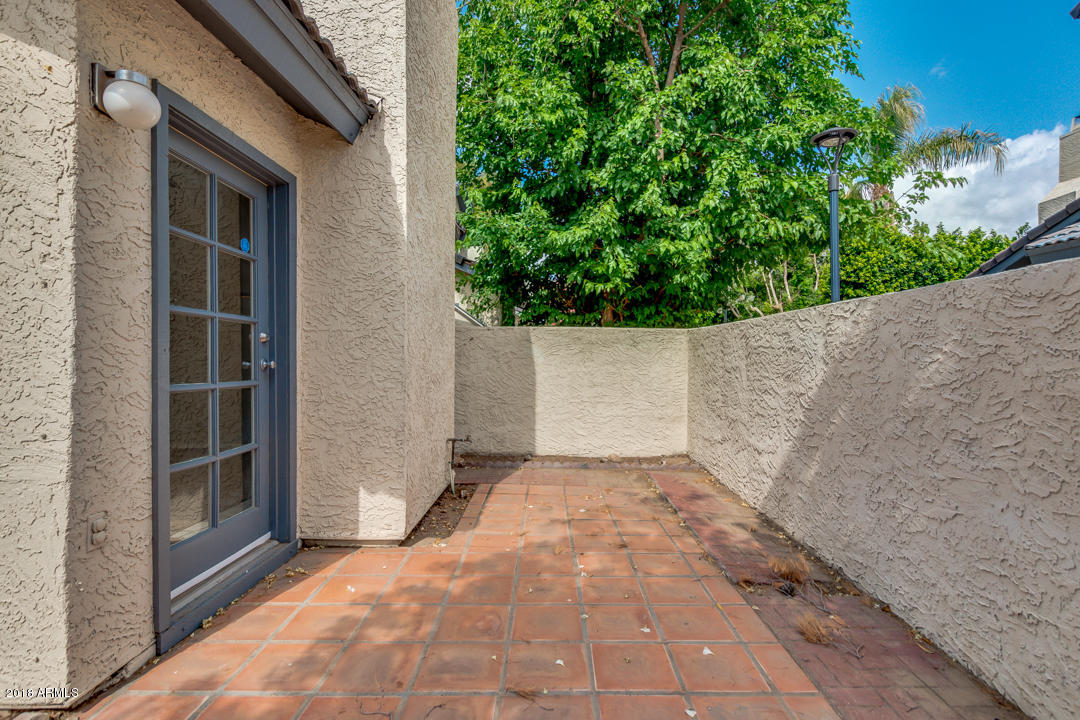 1222 West Baseline Road, Unit 112 Tempe, AZ 85283 - Photo 24 of 26 a view of a backyard