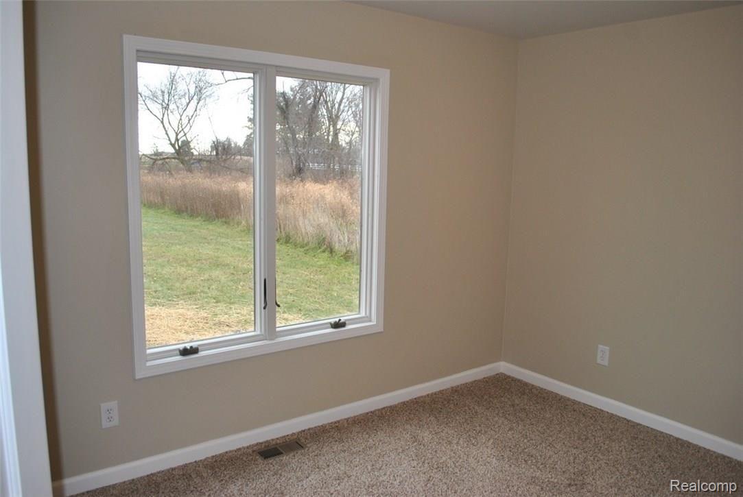 8941 North Gregory Road Fowlerville, MI 48836 - Photo 19 of 30 DSC_0763.jpg