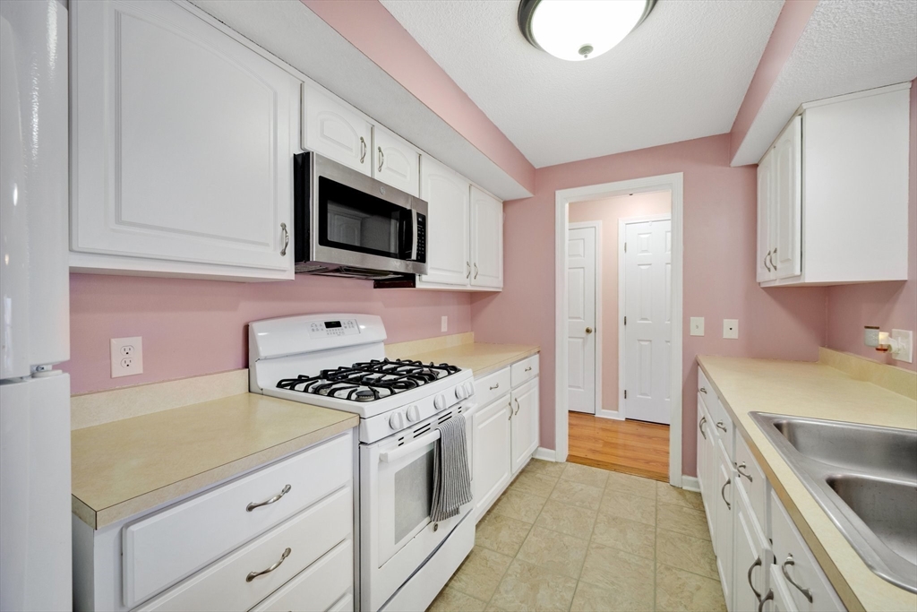 40 Ware Road, Unit 12 Belchertown, MA 01007 - Photo 4 of 39 Gallery Image 4
