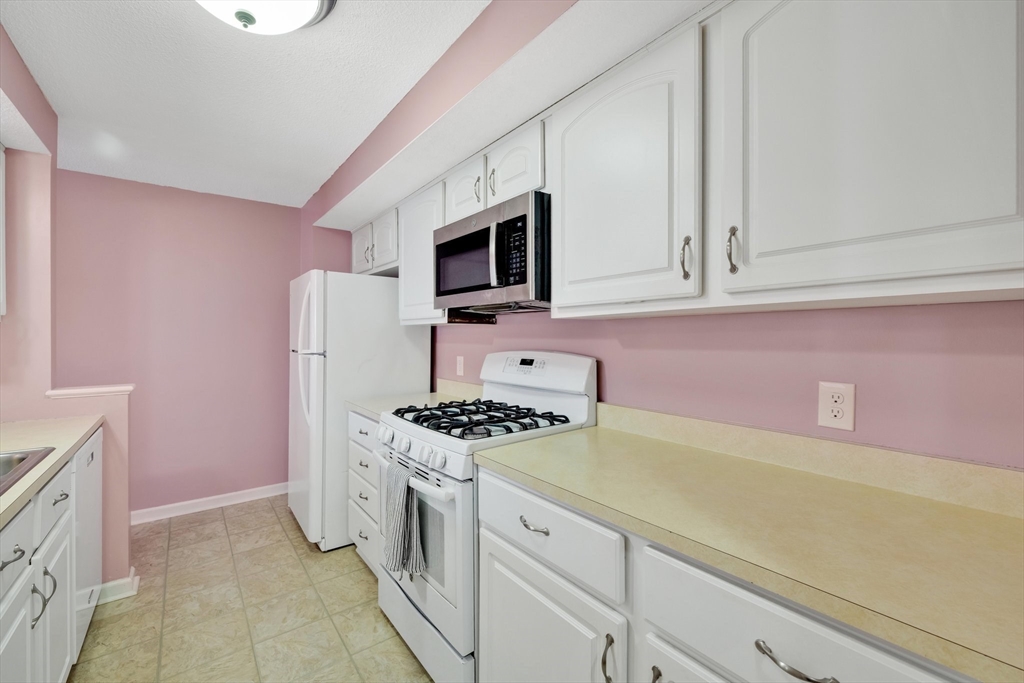 40 Ware Road, Unit 12 Belchertown, MA 01007 - Photo 5 of 39 Gallery Image 5