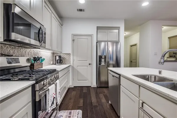 $3,300 | 4242 Cascade Sky Drive, Arlington, TX 76005