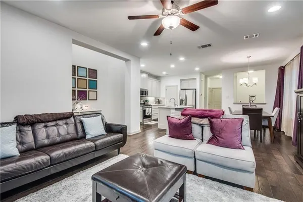 $3,300 | 4242 Cascade Sky Drive, Arlington, TX 76005