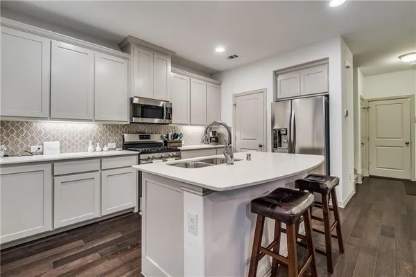 $3,300 | 4242 Cascade Sky Drive, Arlington, TX 76005