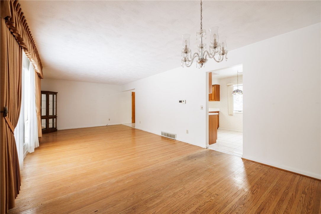 254 Parkview Drive Rochester, NY 14625 - Photo 11 of 36