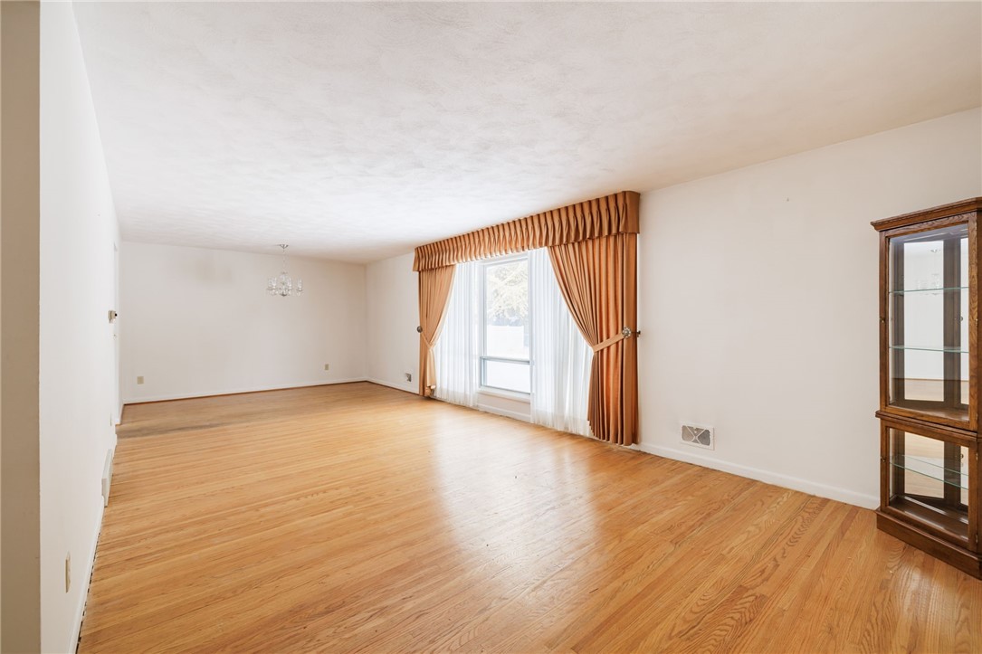 254 Parkview Drive Rochester, NY 14625 - Photo 12 of 36