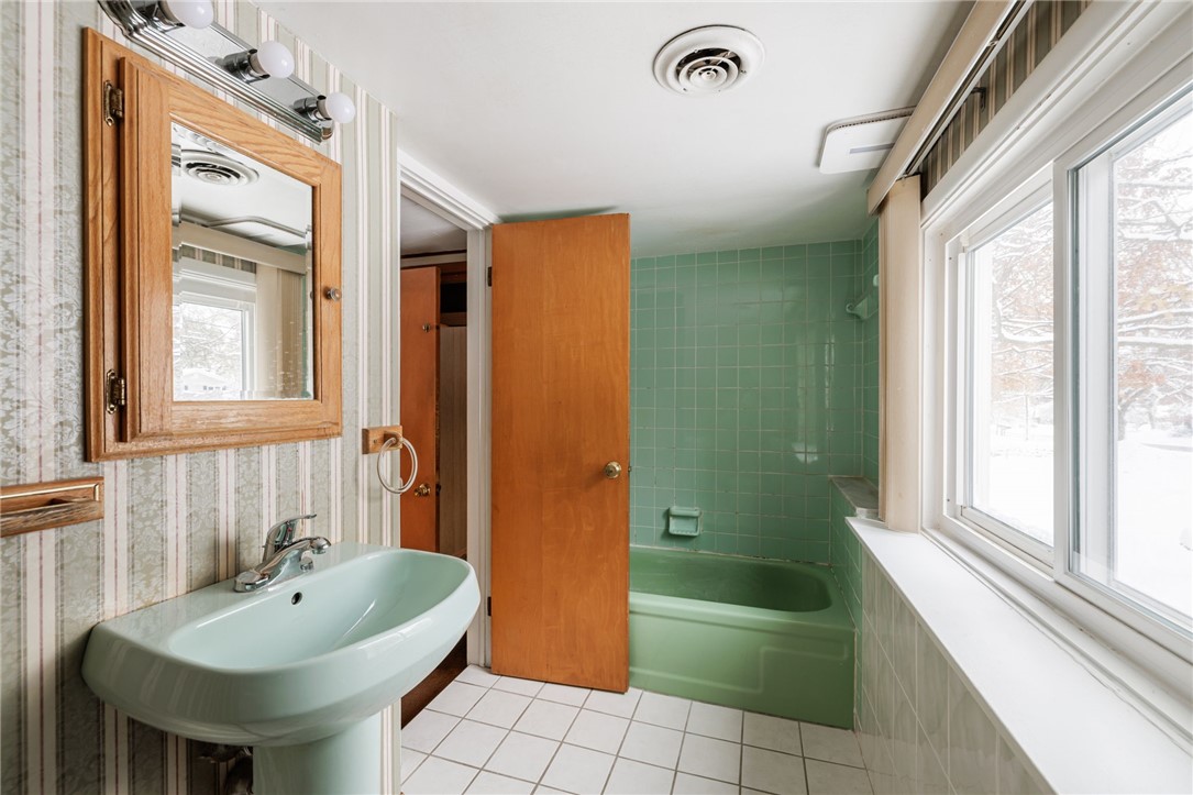 254 Parkview Drive Rochester, NY 14625 - Photo 26 of 36