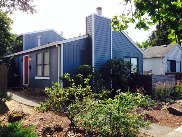 $525,000 | 6822 Southeast Woodstock Boulevard, Portland, OR 97206