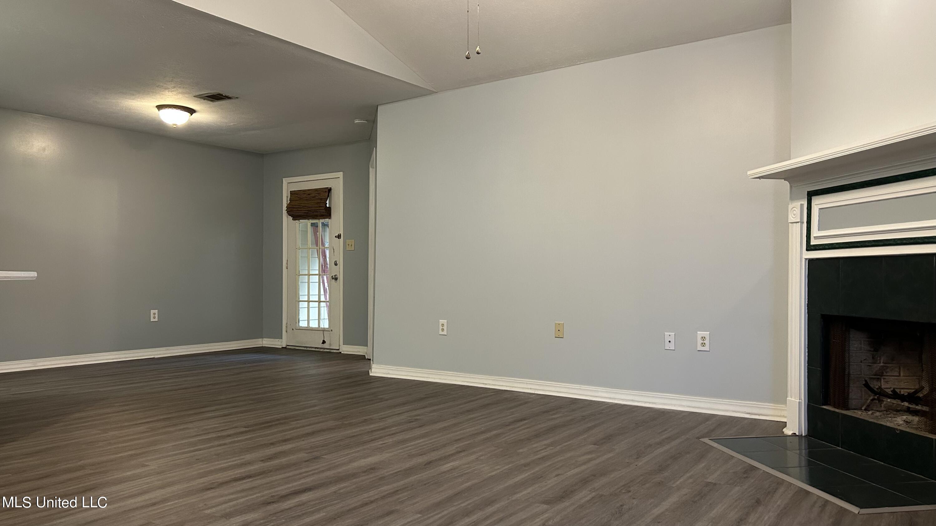 509 Harbor Ridge Drive Brandon, MS 39047 - Photo 6 of 25 IMG_E2357