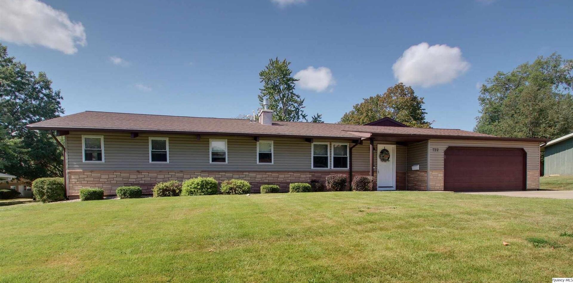 722 Ridgewood Drive Quincy, IL 62301 - Photo 1 of 23 Gallery Image 1