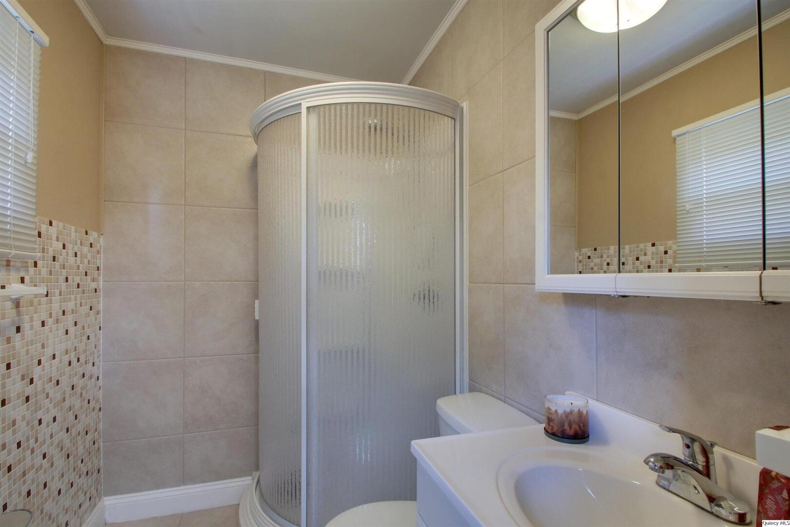 722 Ridgewood Drive Quincy, IL 62301 - Photo 19 of 23 Gallery Image 19