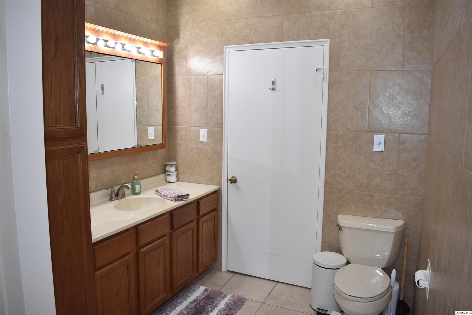 722 Ridgewood Drive Quincy, IL 62301 - Photo 21 of 23 Gallery Image 21