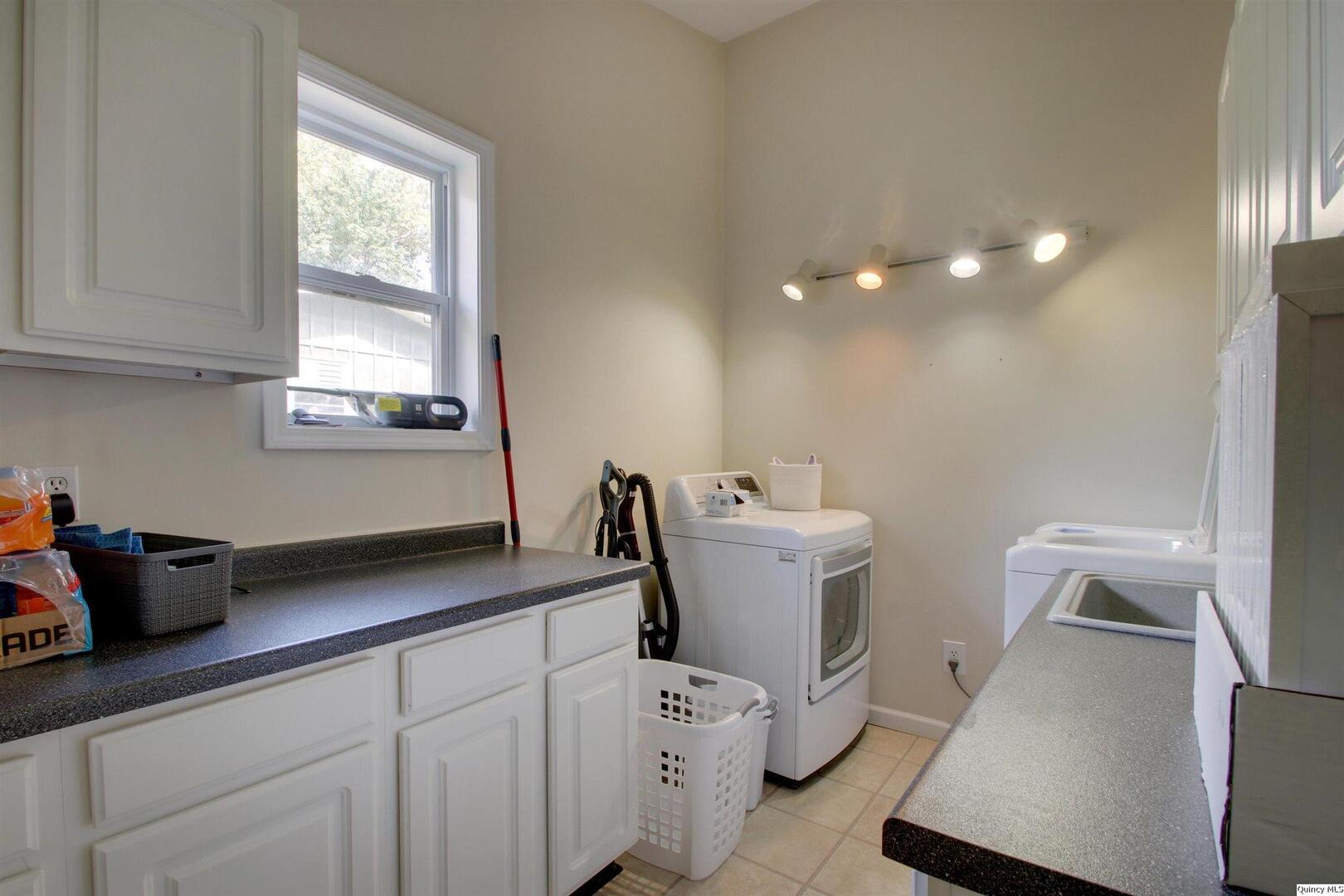 722 Ridgewood Drive Quincy, IL 62301 - Photo 23 of 23 Gallery Image 23