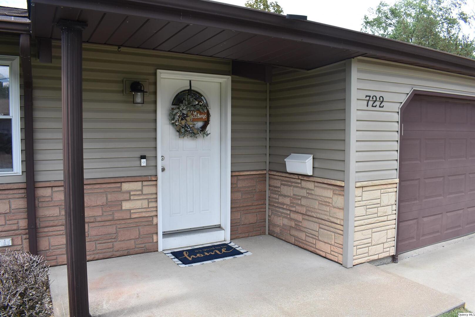 722 Ridgewood Drive Quincy, IL 62301 - Photo 3 of 23 Gallery Image 3