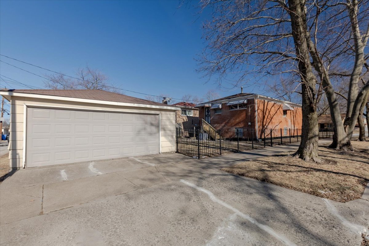 11558 South Elizabeth Street Chicago, IL 60643 - Photo 4 of 31