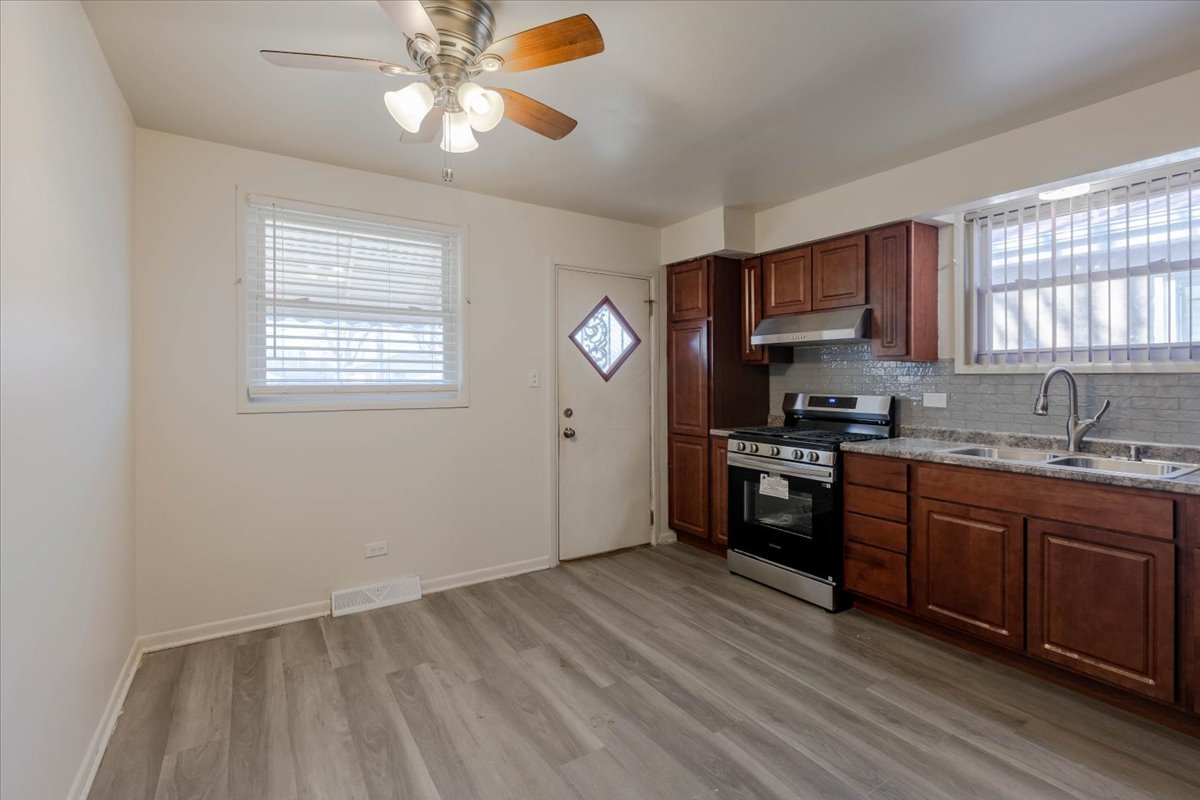 11558 South Elizabeth Street Chicago, IL 60643 - Photo 9 of 31
