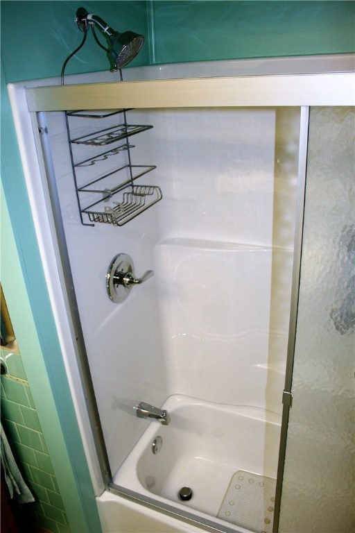 64 Chatham Road Cranston, RI 02920 - Photo 19 of 35