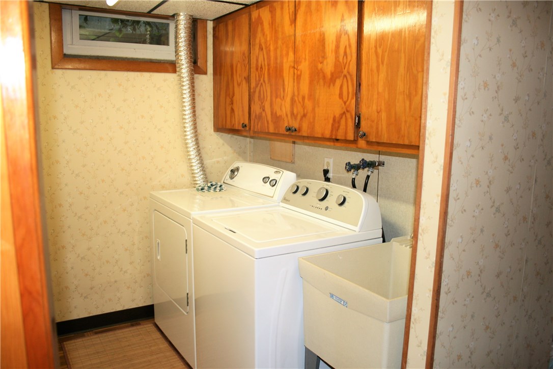 64 Chatham Road Cranston, RI 02920 - Photo 25 of 35