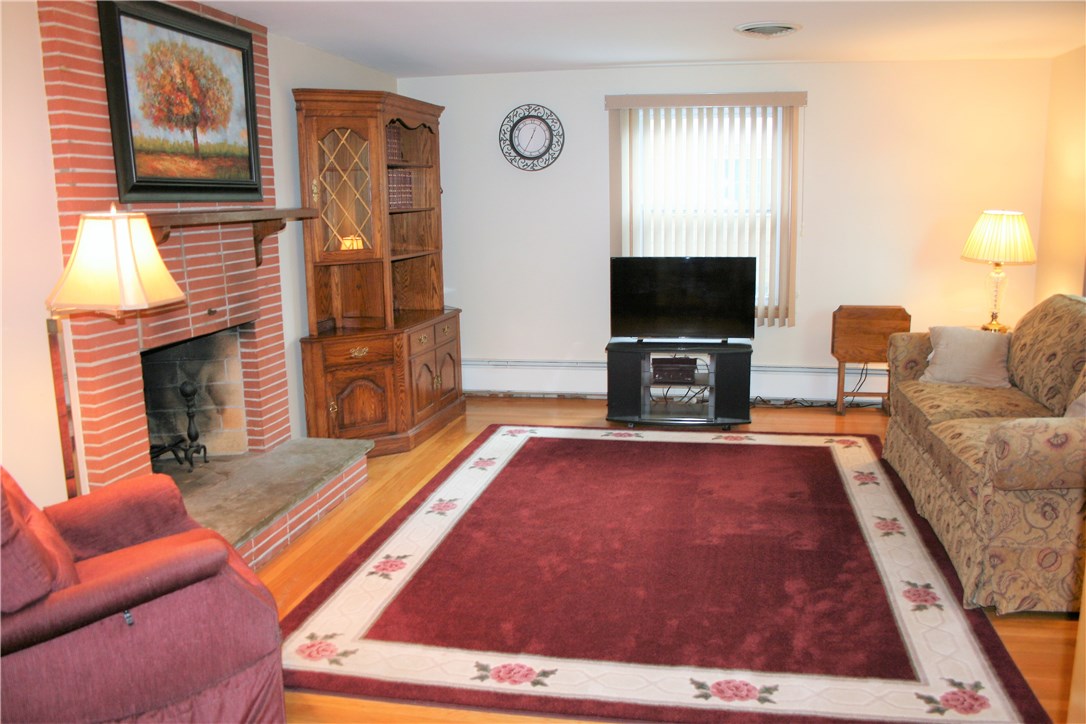 64 Chatham Road Cranston, RI 02920 - Photo 4 of 35