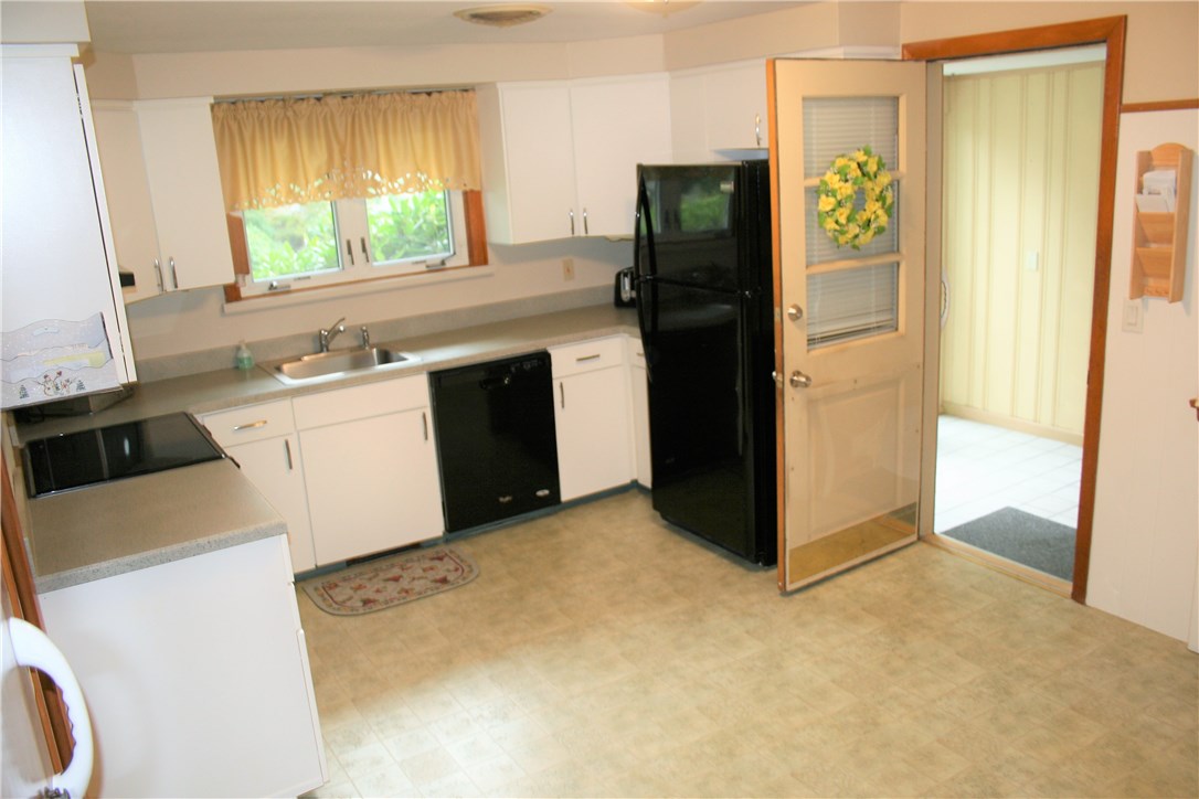 64 Chatham Road Cranston, RI 02920 - Photo 10 of 35
