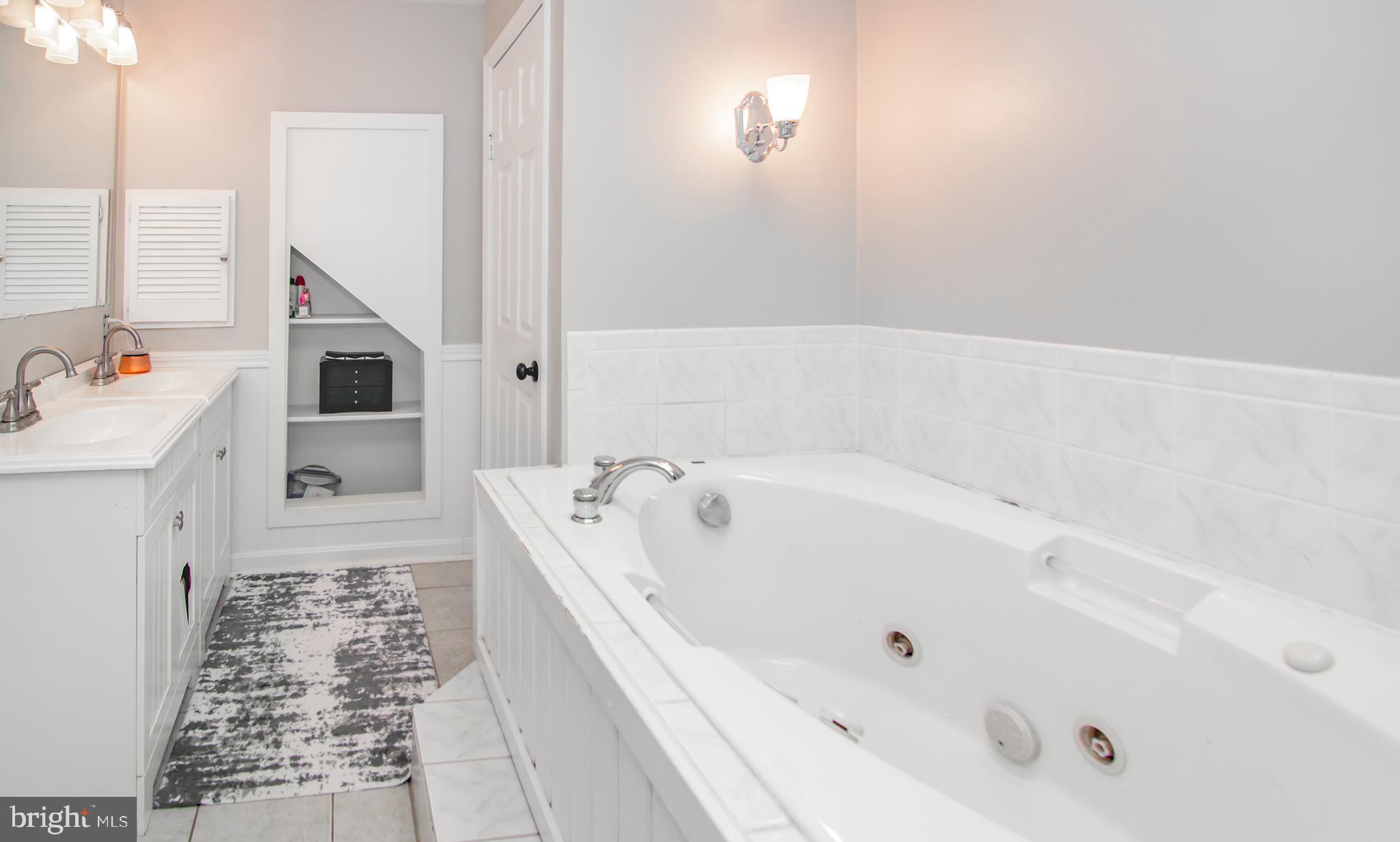 609 Northview Road Mount Airy, MD 21771 - Photo 21 of 30 master bath