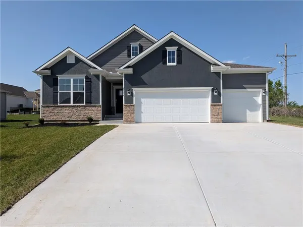 $465,990 | 20754 West 188th Terrace, Spring Hill, KS 66083