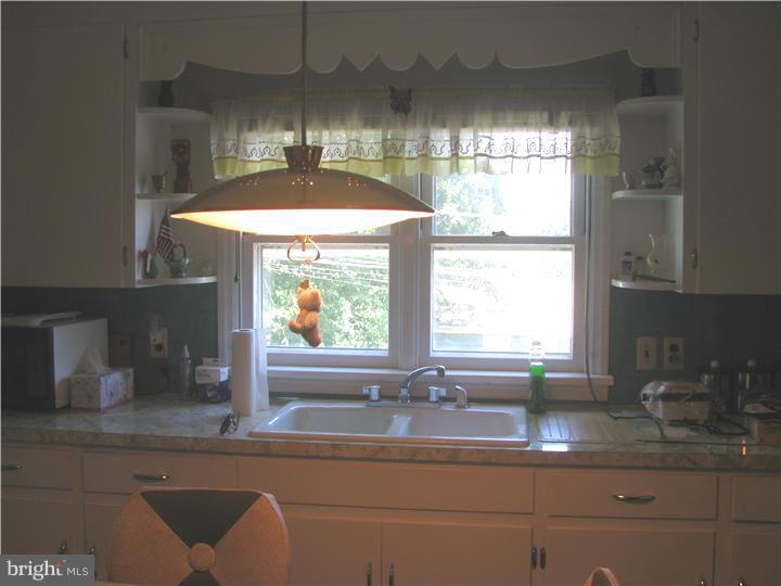 1515 Robin Road Coatesville, PA 19320 - Photo 12 of 19 Kitchen