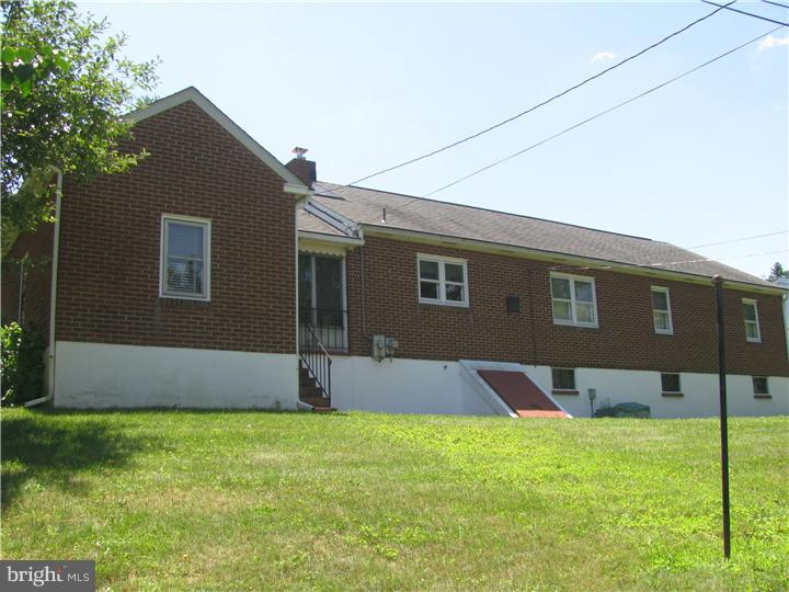 1515 Robin Road Coatesville, PA 19320 - Photo 14 of 19 Exterior Back