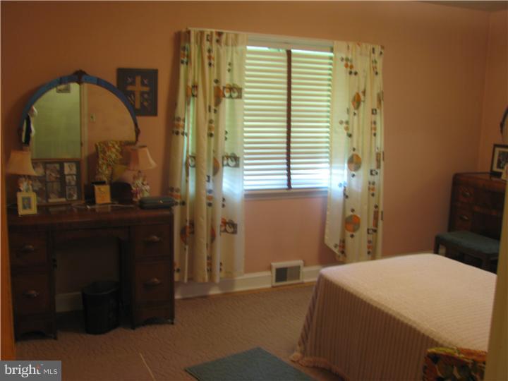 1515 Robin Road Coatesville, PA 19320 - Photo 16 of 19 Bedroom - Main