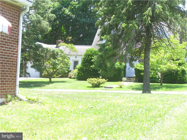 1515 Robin Road Coatesville, PA 19320 - Photo 3 of 19 Exterior Side